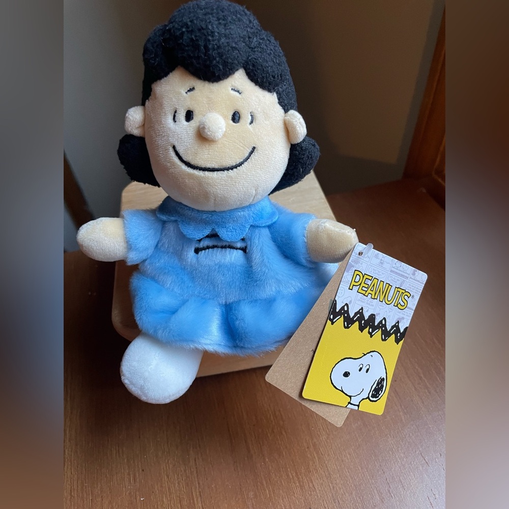 Lucy Peanuts 5” Aurora Palm Pals Plush w/ tags